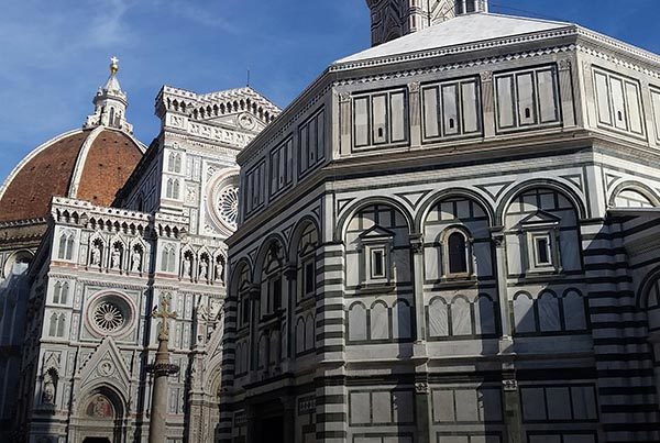 Florence with a local tour guide. The cathedral. Italian tours with Alps and Beyond.